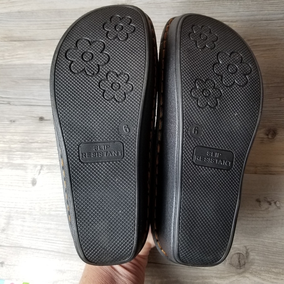 Ingaro Mary Jane Multi-Color Button Clogs - Picture 11 of 11